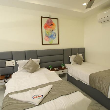 Radha Rani Residency Khammam Exterior foto
