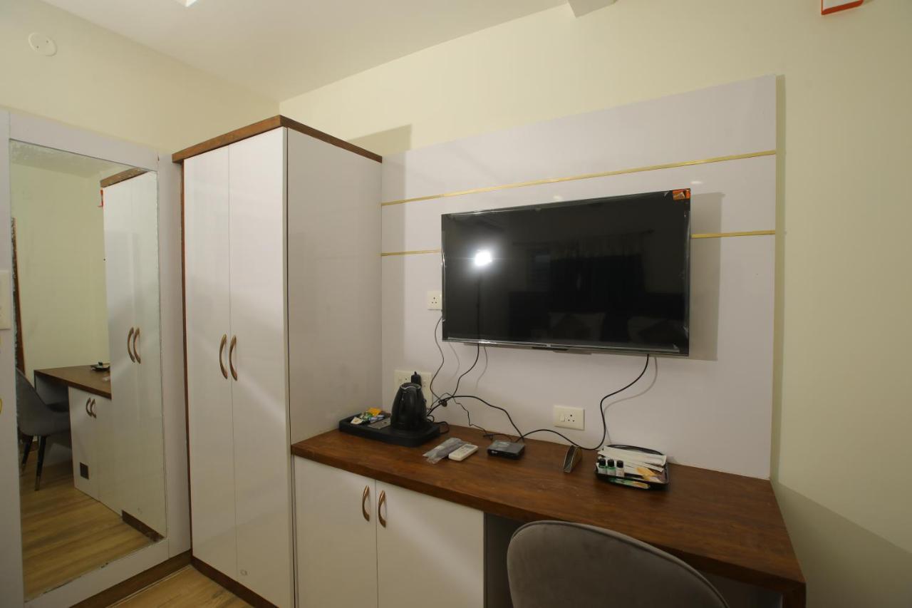 Radha Rani Residency Khammam Exterior foto