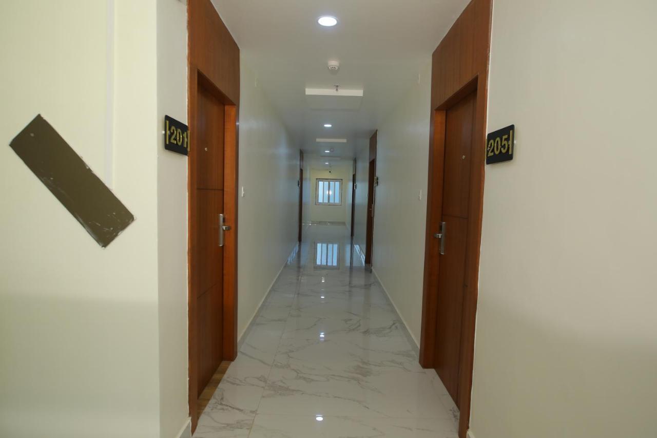 Radha Rani Residency Khammam Exterior foto