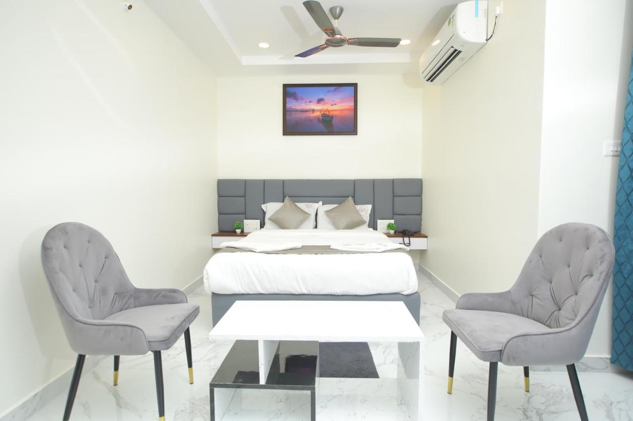 Radha Rani Residency Khammam Exterior foto