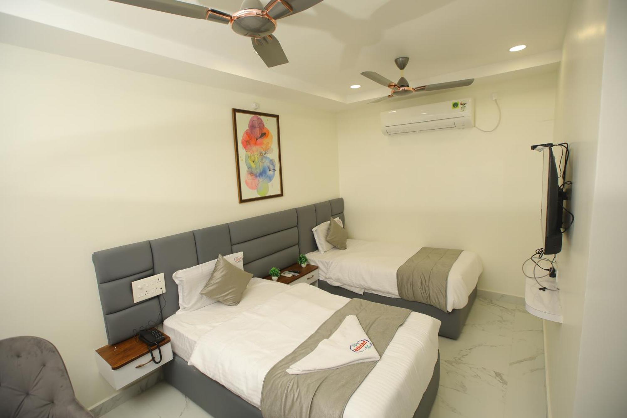 Radha Rani Residency Khammam Exterior foto
